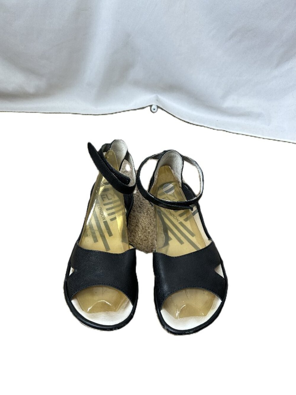 Fly London Black Flat Sandals w Ankle Strap 40 9